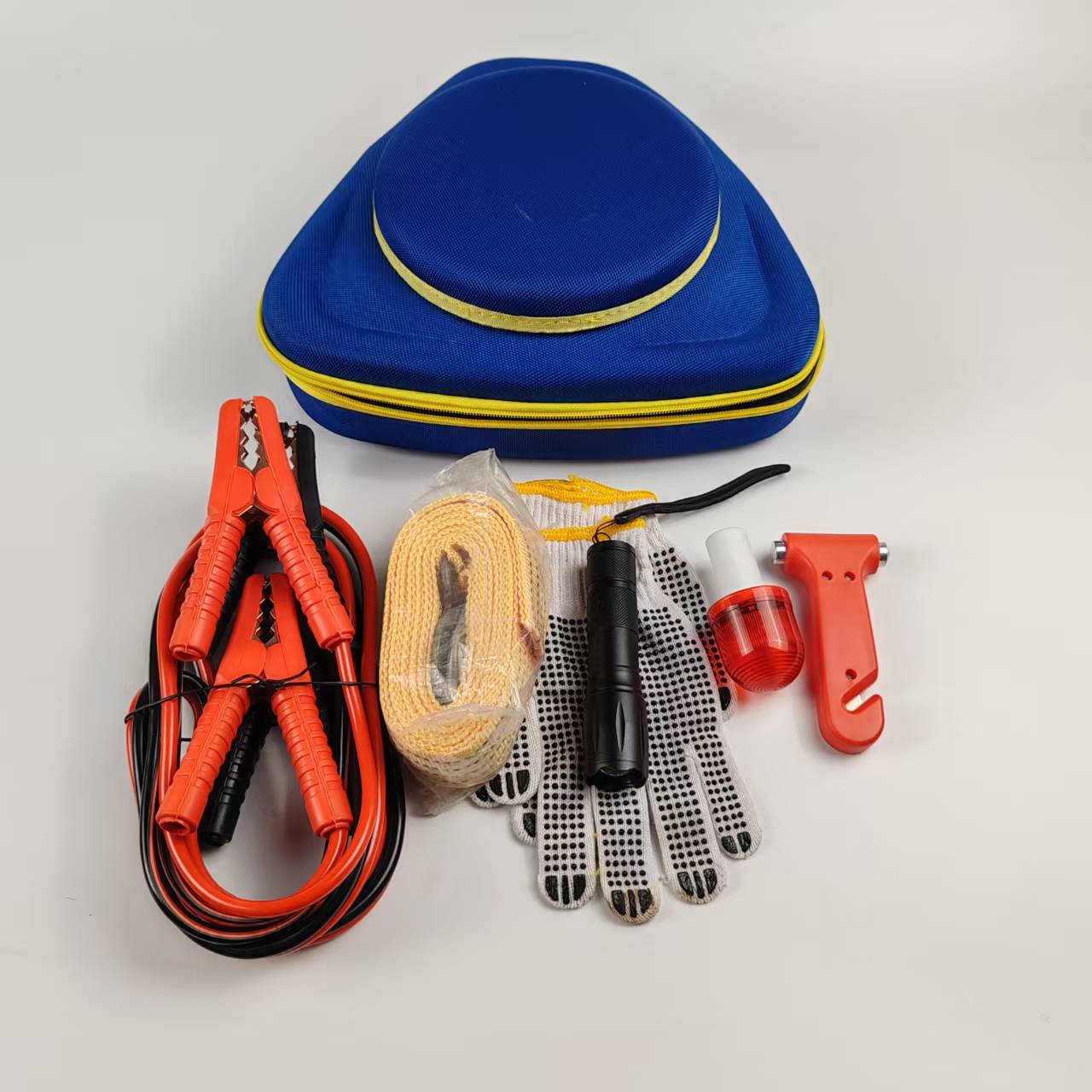 Apakah itu Kit Pertolongan Cemas Kon Jalan